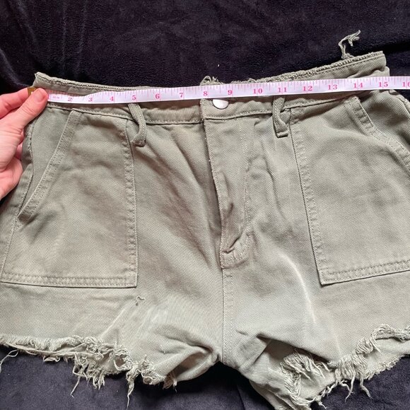 High rise Green Denim Shorts - Picture 5 of 5